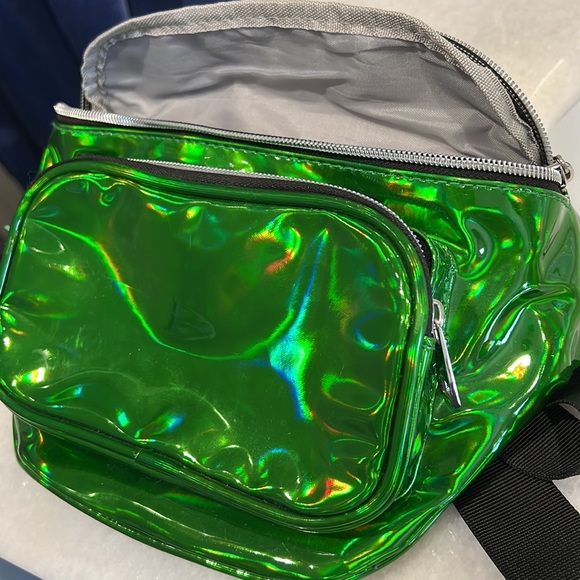 Waist, Fanny pack. Metallic iridescent green great for concerts festivals - Picture 5 of 5